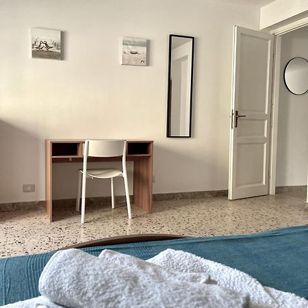 Lorenzo'S House Catania City Centre - Comfortable Large Apartment With 2 Bedrooms And 2 Baths, Close To Trains, Metro And Bus Station Extérieur photo