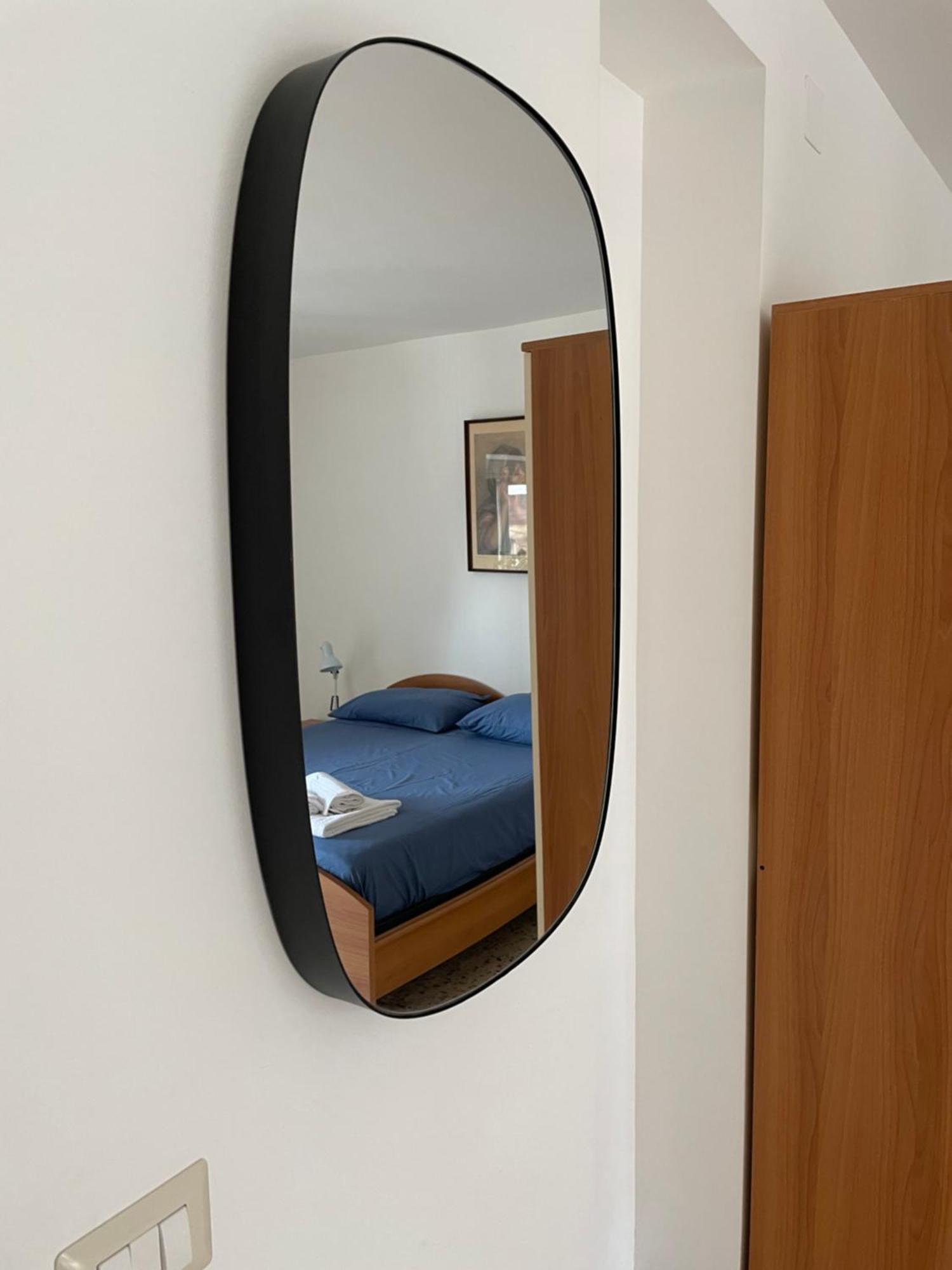 Lorenzo'S House Catania City Centre - Comfortable Large Apartment With 2 Bedrooms And 2 Baths, Close To Trains, Metro And Bus Station Extérieur photo