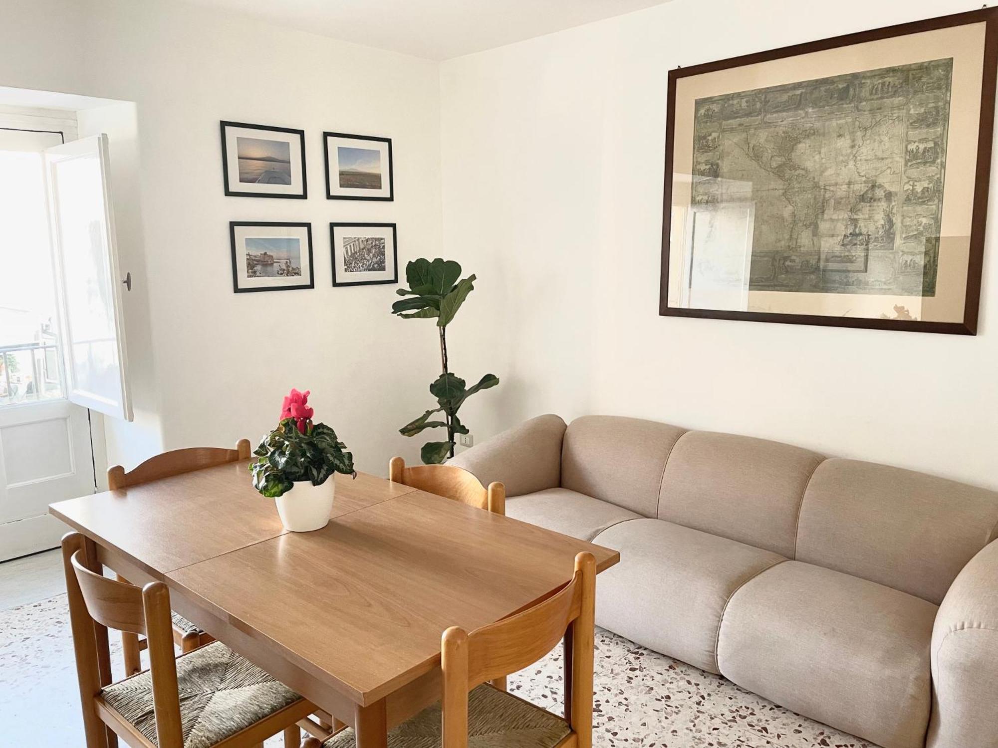 Lorenzo'S House Catania City Centre - Comfortable Large Apartment With 2 Bedrooms And 2 Baths, Close To Trains, Metro And Bus Station Extérieur photo