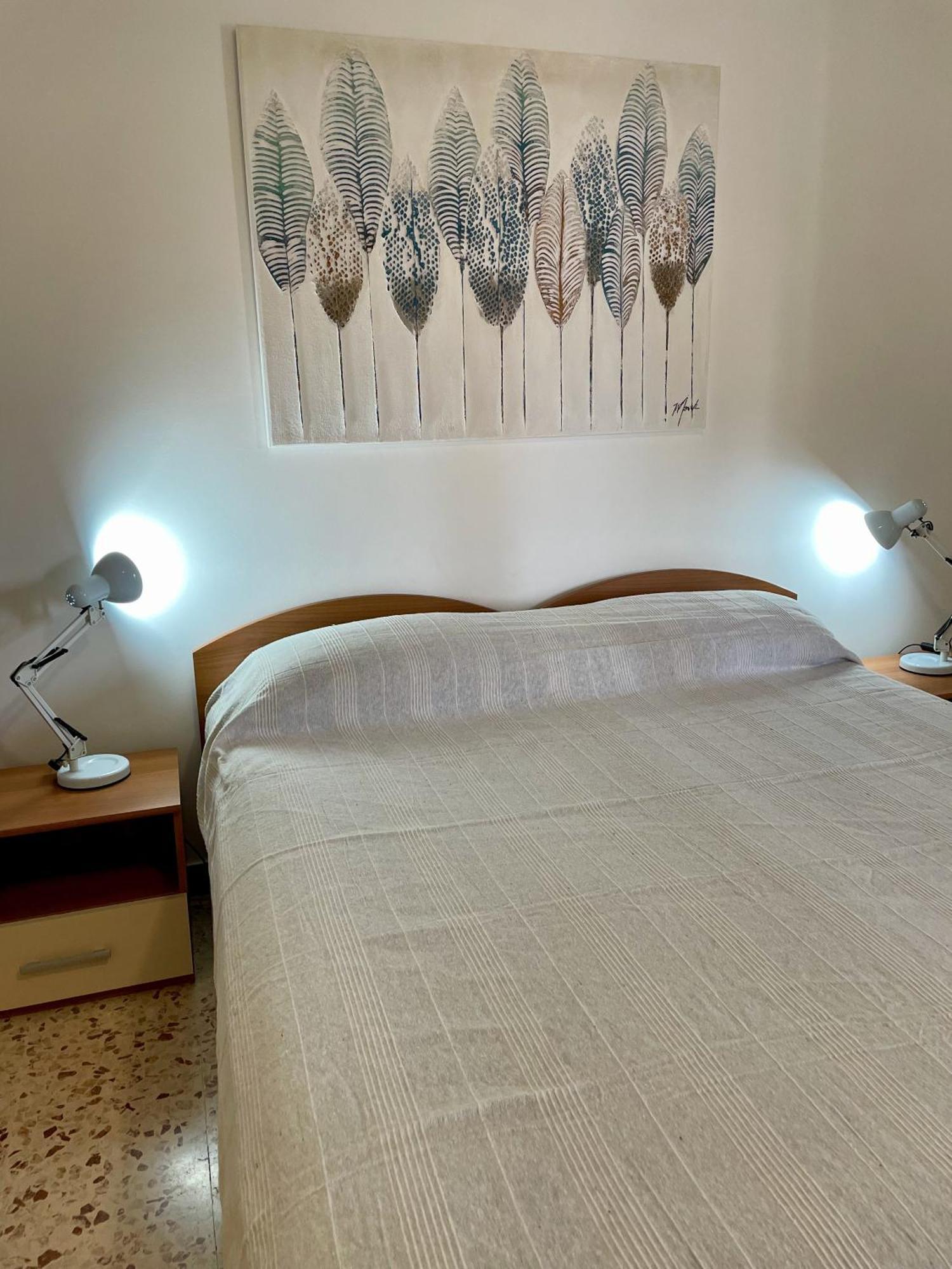 Lorenzo'S House Catania City Centre - Comfortable Large Apartment With 2 Bedrooms And 2 Baths, Close To Trains, Metro And Bus Station Extérieur photo
